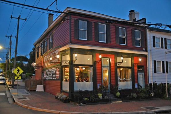 Stylish Haven 11 Minutes From The Richmond Airport Villa Exterior photo